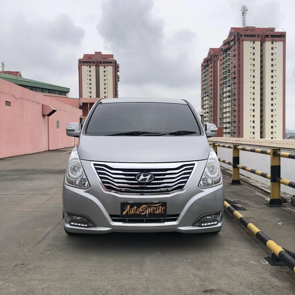 Hyundai H1 2.5 Royale Diesel AT 2015