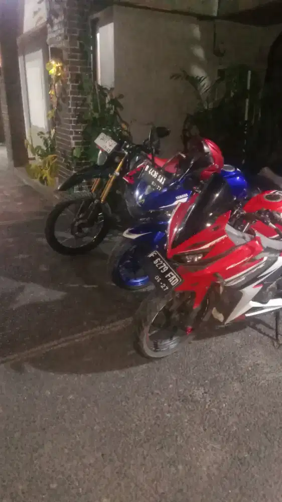 Honda cbr 150r 2016 jual atau cari kembalian dari matic