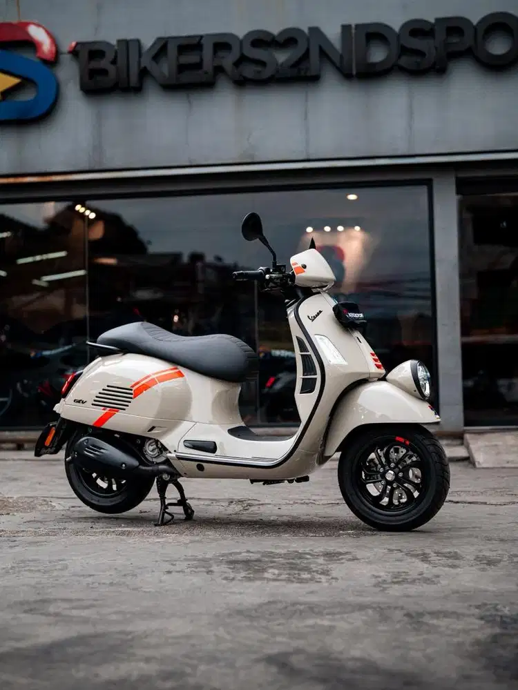 VESPA PIAGGIO GTV 300 HPE BROWN 2024
