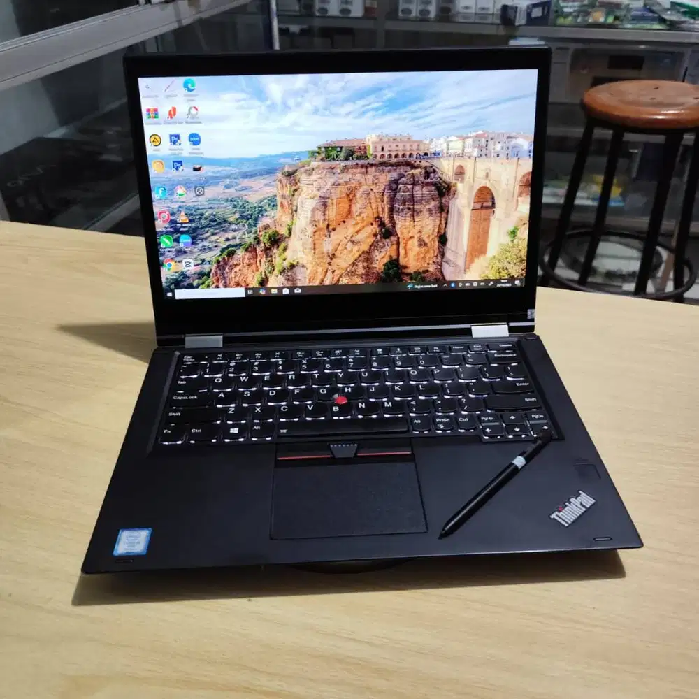Laptop Lenovo Thinkpad Yoga X370 Intel Core i5 7th Flip Touchcsreen Pe