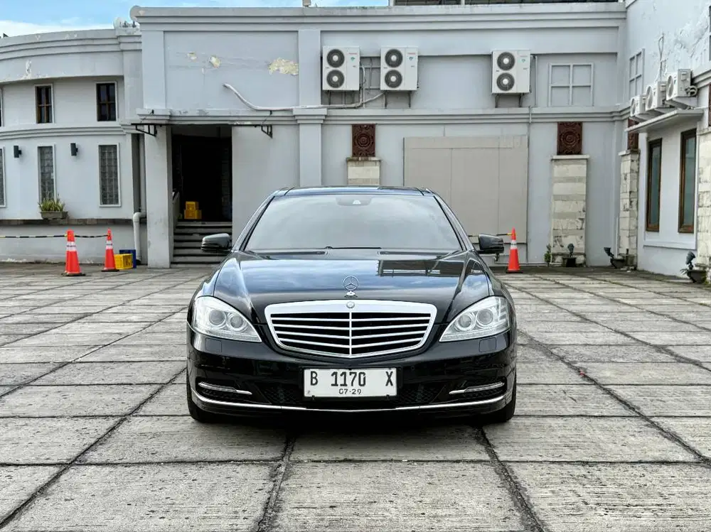 (km 25rb)Mercy S350L tahun 2014. Hitam. Perfect cond