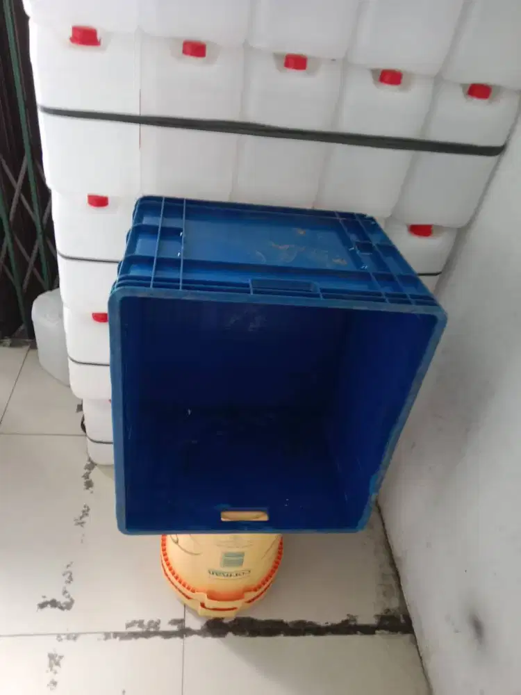 Kontainer plastik tahan lama D564 BC