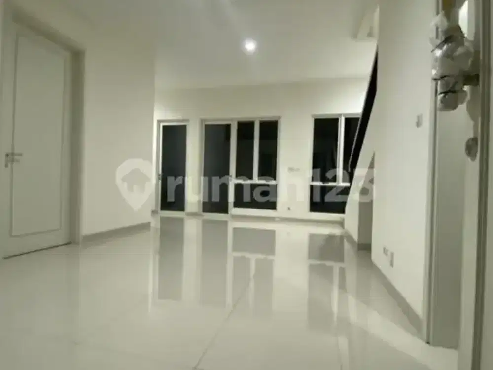 Dijual Cepat Rumah Suvarna Sutera Bagus Siap Huni