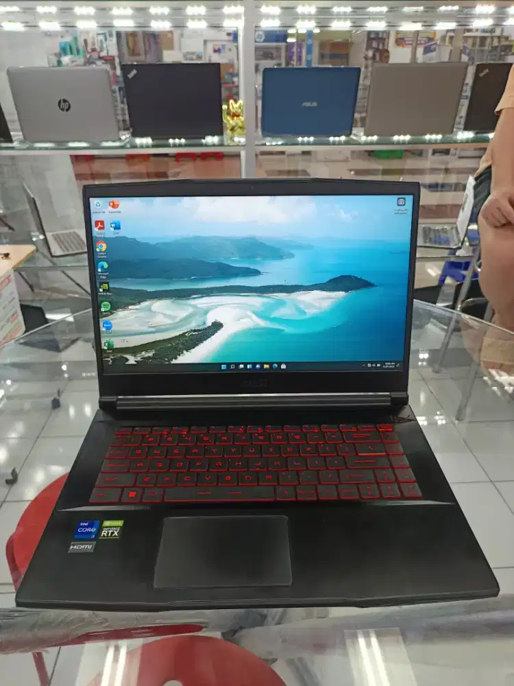 Laptop Msi GF63 Thin 15.6 mulus