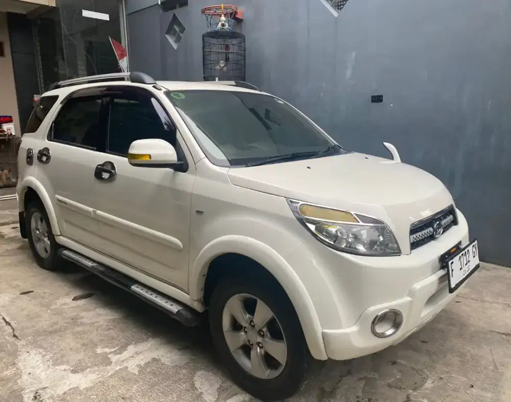 Daihatsu Terios TX 2010 manual - Istimewa