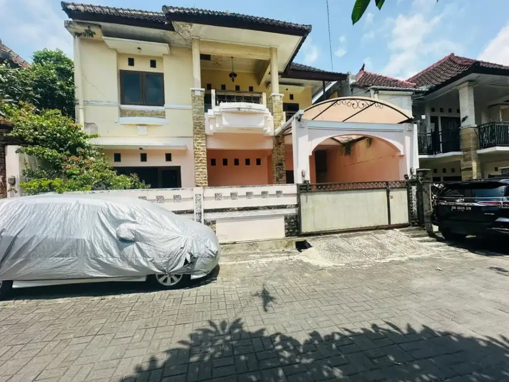 dijual rumah lantai 2 padang sambian