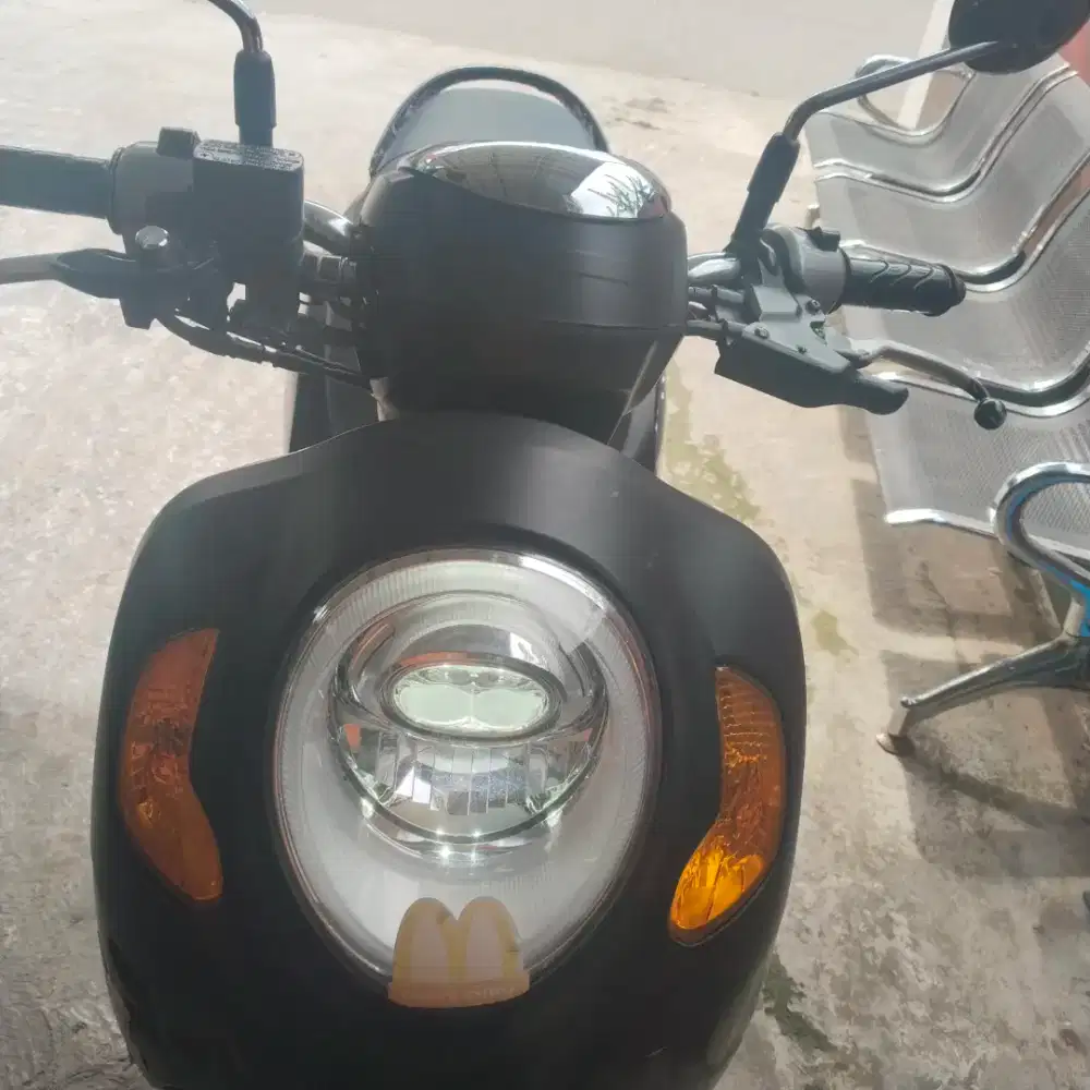 Dijual honda matic scoopy 2022 black orange