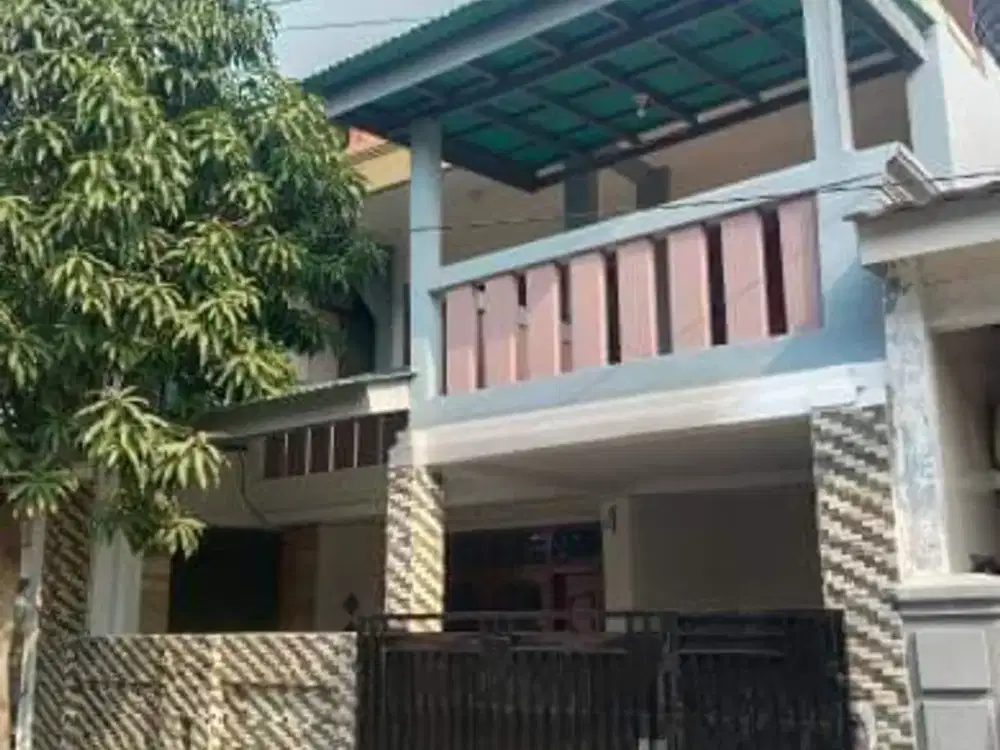 Jual Cepat! Rumah 3 Lantai Hadap Utara di Harapan Indah Bekasi