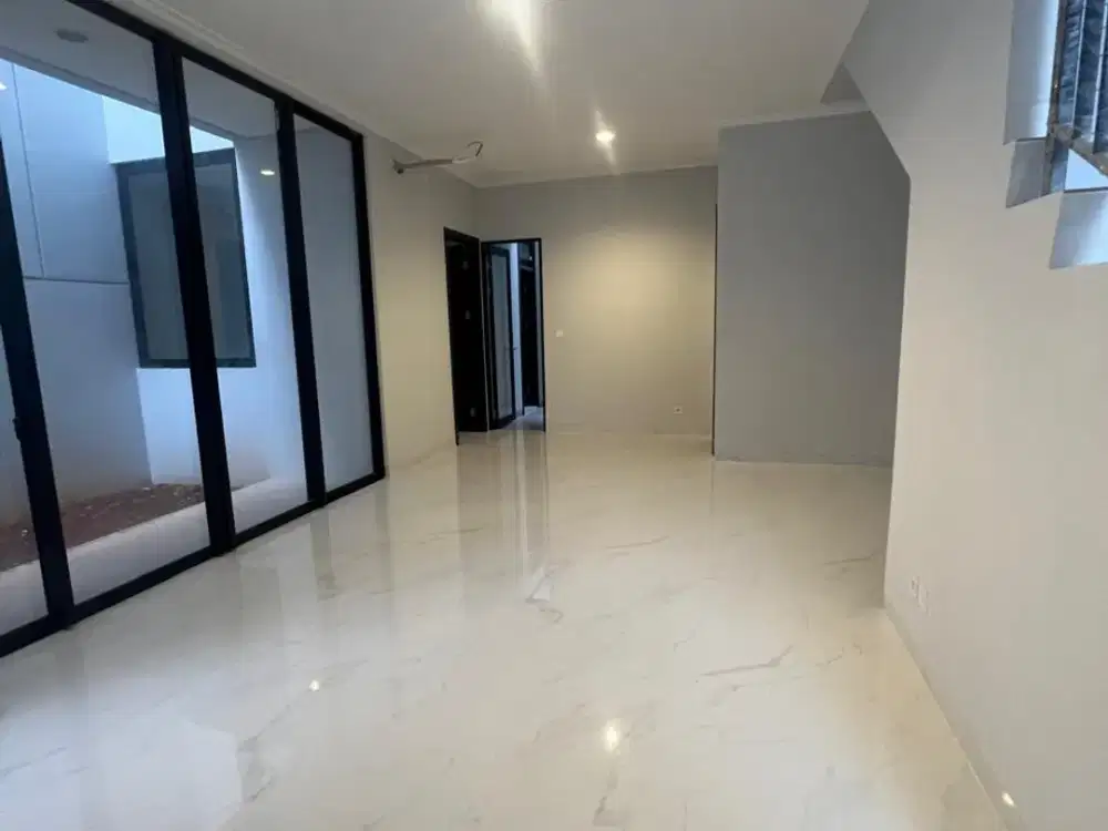 sewa rumah 2 lantai PIK 2 uk 8x15m kosongan