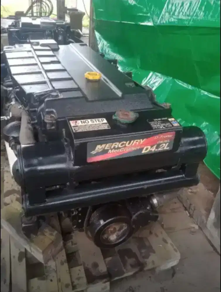 Mesin speed boat, mercruiser bukan mitsubishi, cat