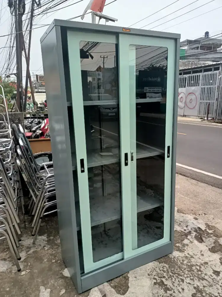 Lemari Arsip besi bekas