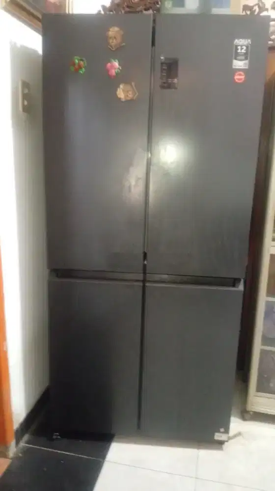 Dijual cepat lemari es - freezer second