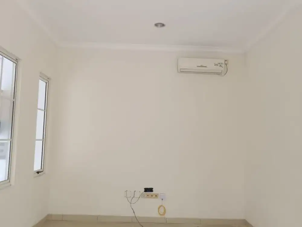 Rumah Di Green Lake City Luas 8x20 2 Lantai Hook Berikut AC dan Water Heater