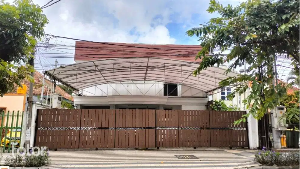 Disewakan Rumah 2 Lantai Strategis Sriwijaya Tegalsari Selangkah Darmo