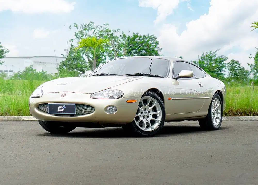 JAGUAR XKR COUPE 2002