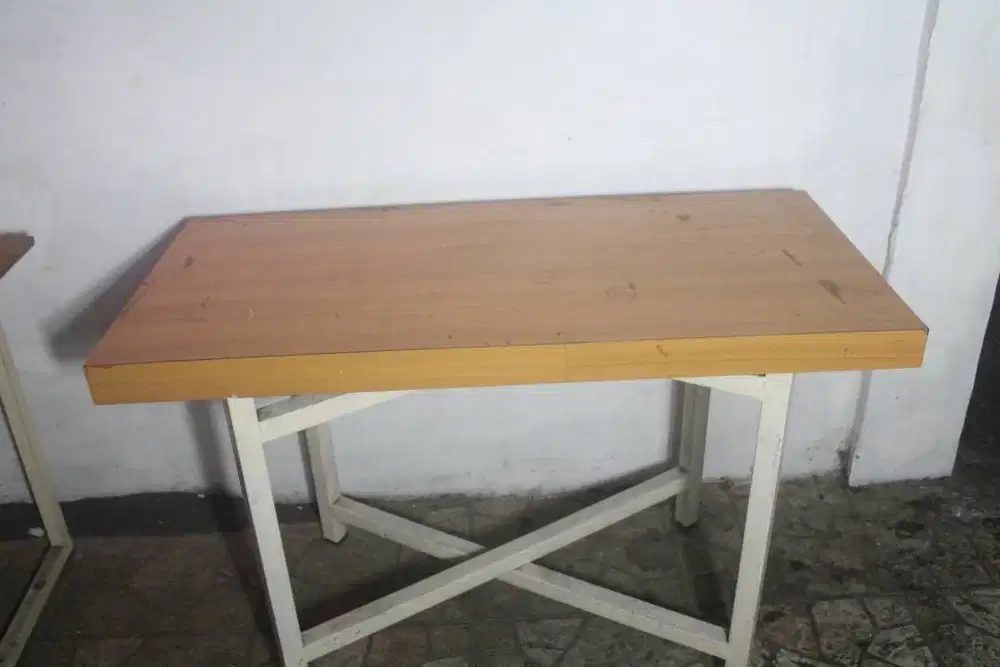 Di jual Meja rangka besi holo