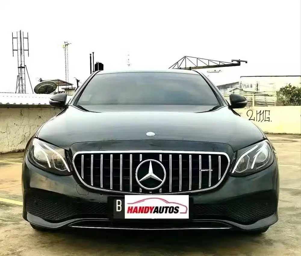 Mercedes Benz E250 W213 AVG Tahun 2016 Matic Hitam
