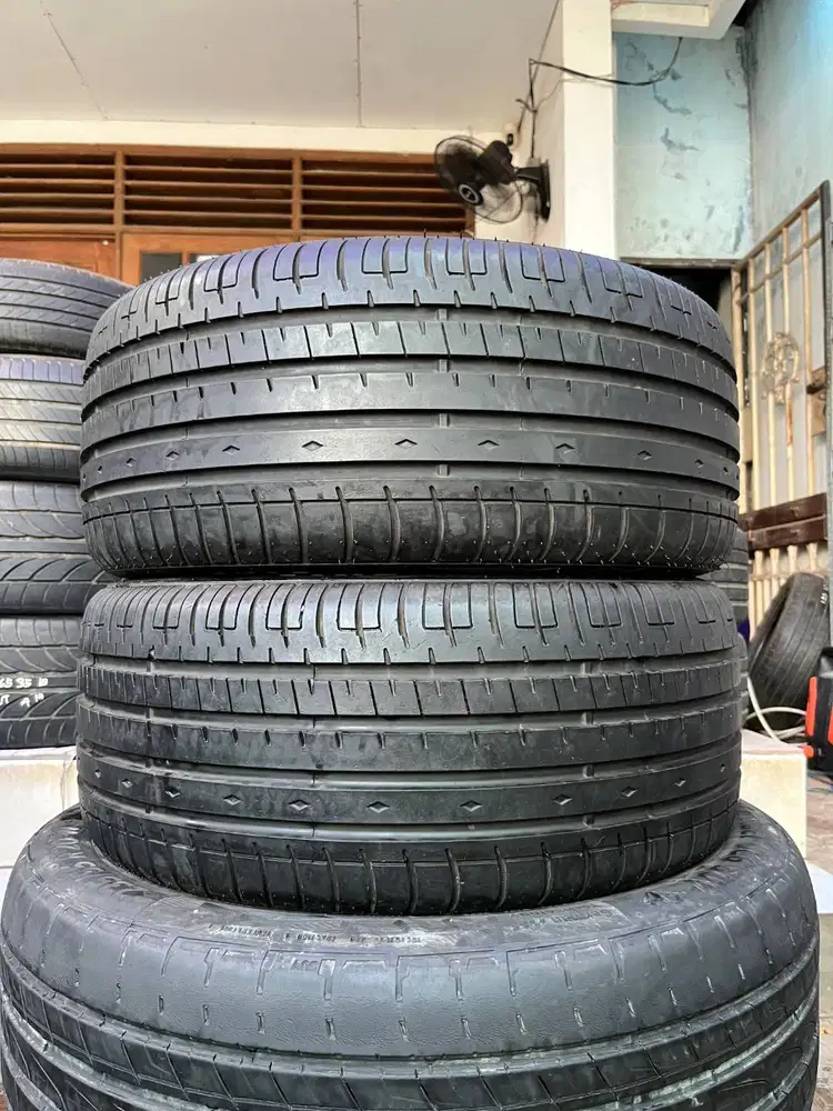 Ban Accelera PHI R 235 45 r17 2Pcs