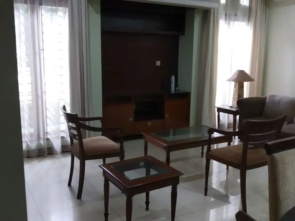 Rumah Minimalis Cipete selatan .Lt, 185 m/Lb 200,m , 2 Lantai ,4 KT ,Fullfurnis, 220 jt/thn