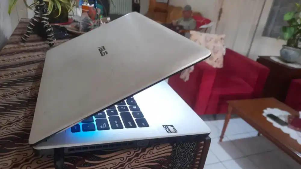 Leptop Asus Windows 10 Enterprise LTSG