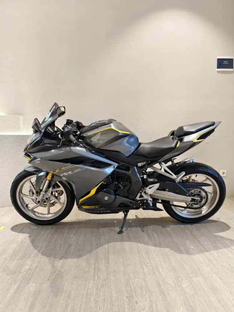 Honda cbr 250 rr grey abs