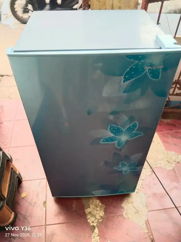 Di jual cepat kulkas 1 pintu like now