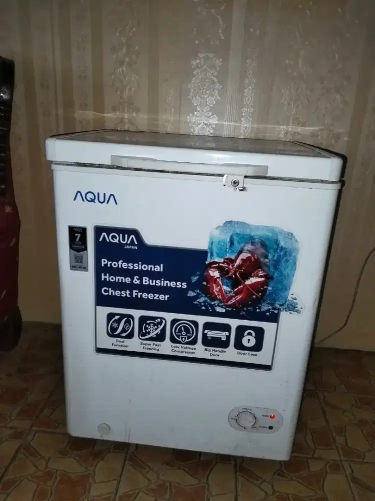 AQUA chest freezer 100l