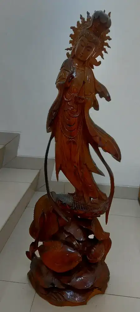 Patung ky jati Dewi Kwan'im