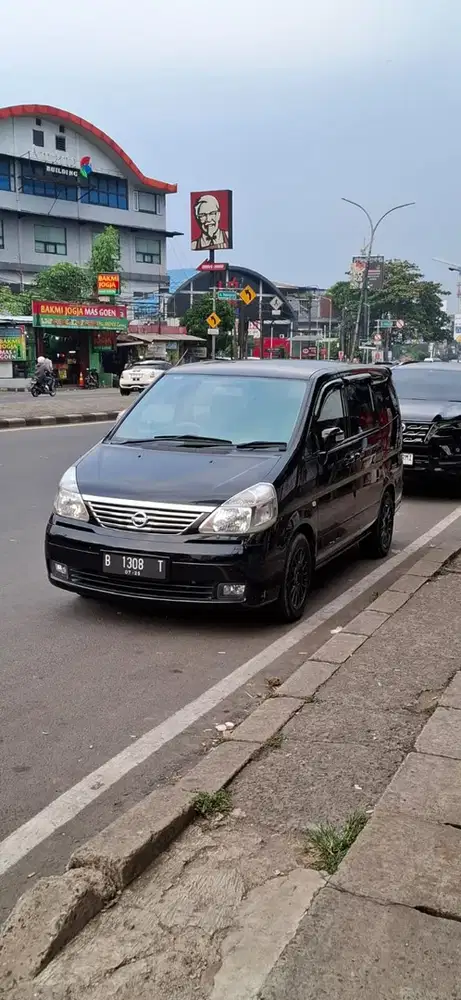 Nissan Serena 2010 Bensin