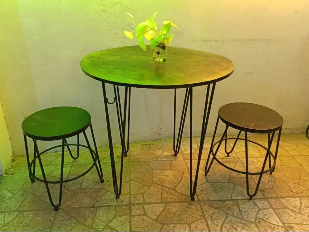 Dijual Meja kursi pendek bundar set Cafe Murah