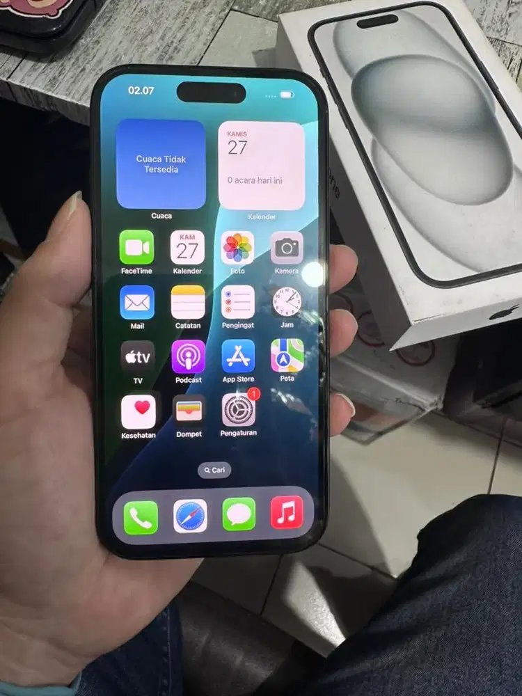Iphone 15 128 ibox baru 3minggu bh 100 kabel utuh masih baru