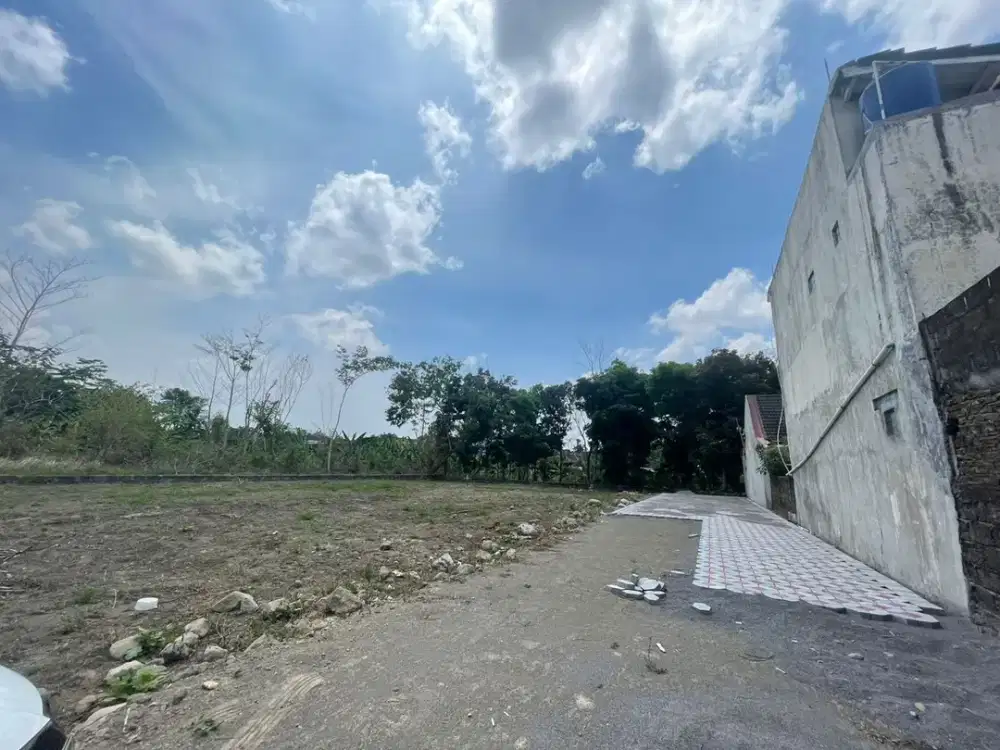 Dijual Tanah area jakal Strategis Dekat Kampus UGM Jogja, pasar kolombo, Akses Mobil Lingkungan Nasionalis