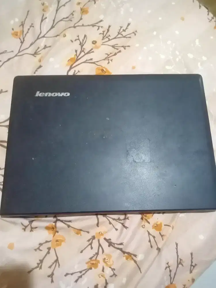 Laptop merk lenovo