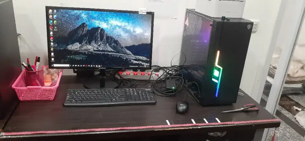 Lowongan pekerjaan Admin Gudang & Online