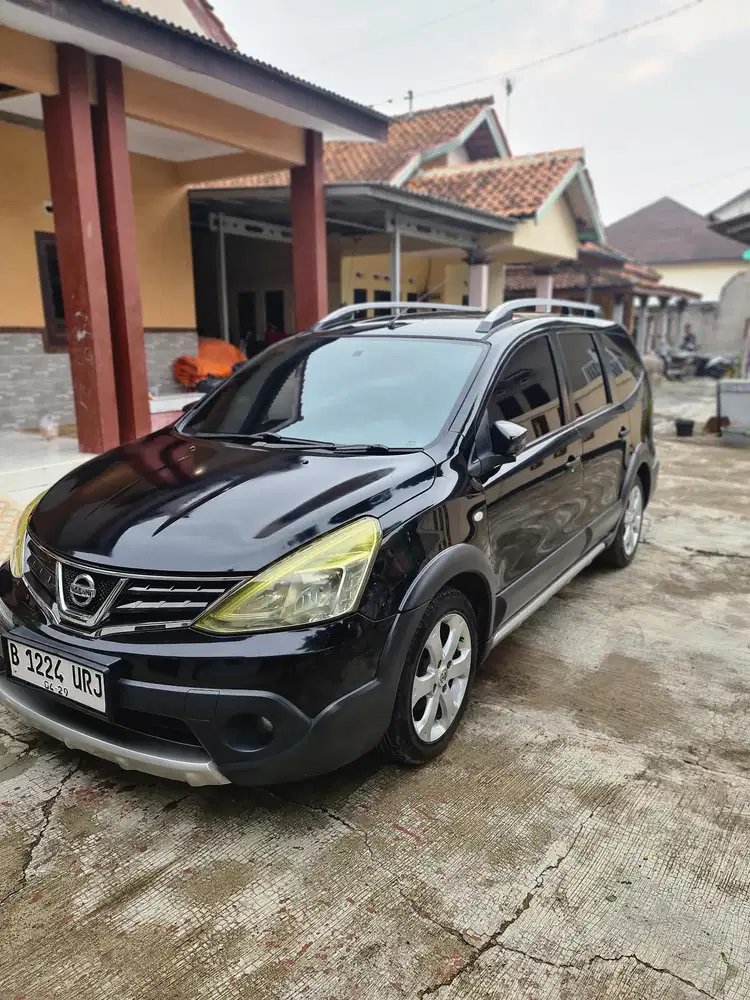 Nissan Grand livina 2013 Bensin Nama sendiri