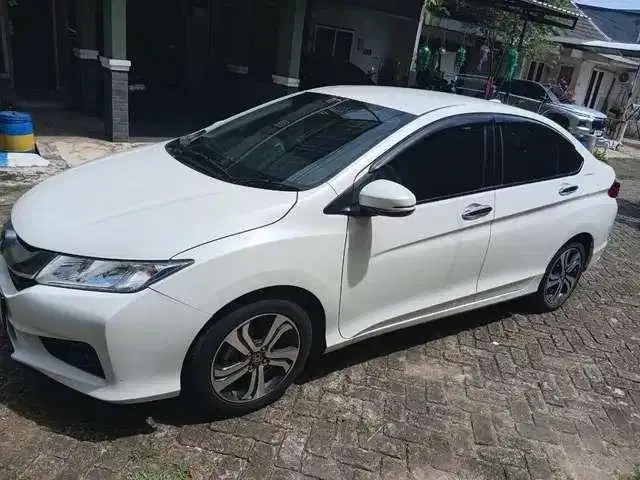 LOW DP Honda City 1.5 RS Bensin-AT 2017 NBJ