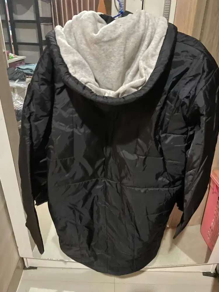 Jaket pria warna hitam