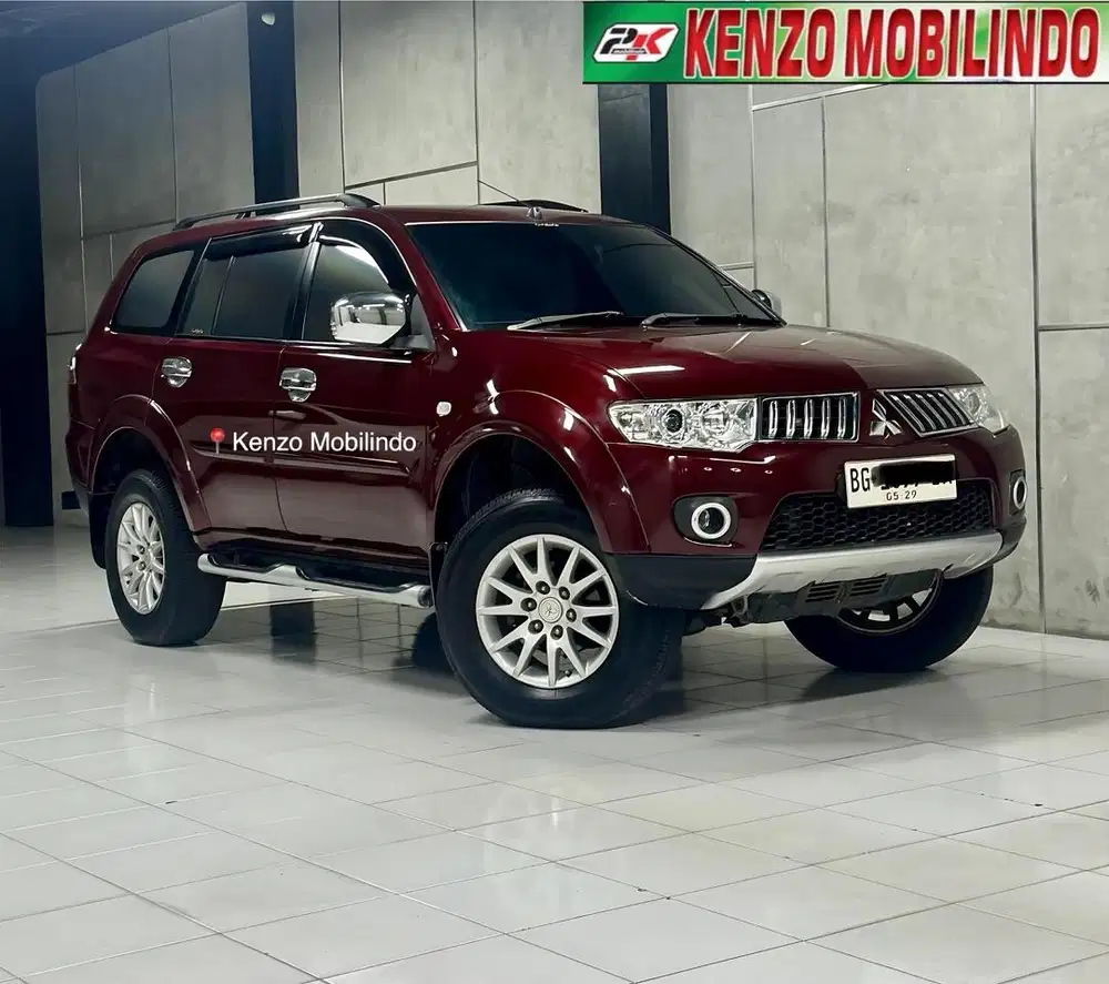 Pajero GLS 4x2 MT 2011 merah,km 111rb istimewah dp 45jt