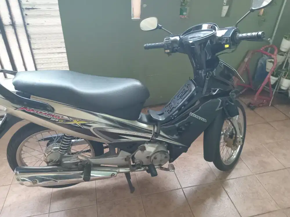 Honda Kharisma 2005