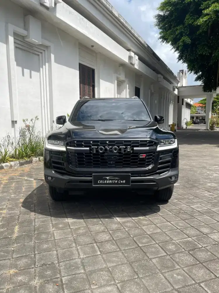 KM 19.000 an Land Cruiser 300 GR-S Diesel 4x4