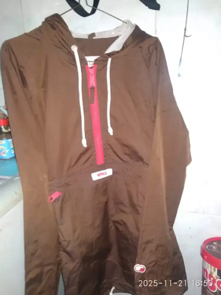 Pakaian pria dan wanita