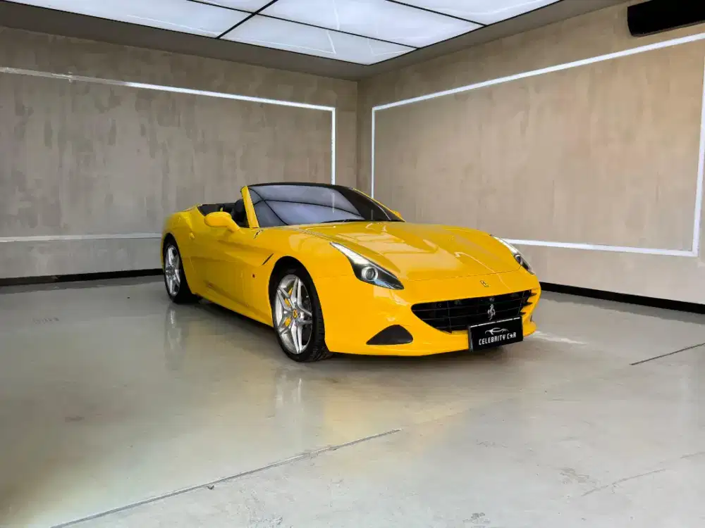 KM 12.000 an Ferrari California 2015 3.8T V8 Giallo Modena