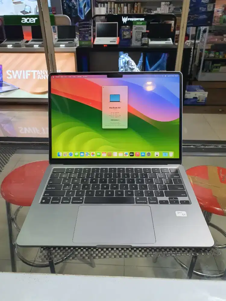 Macbook Air M2 2022 8/256 gb ibox resmi