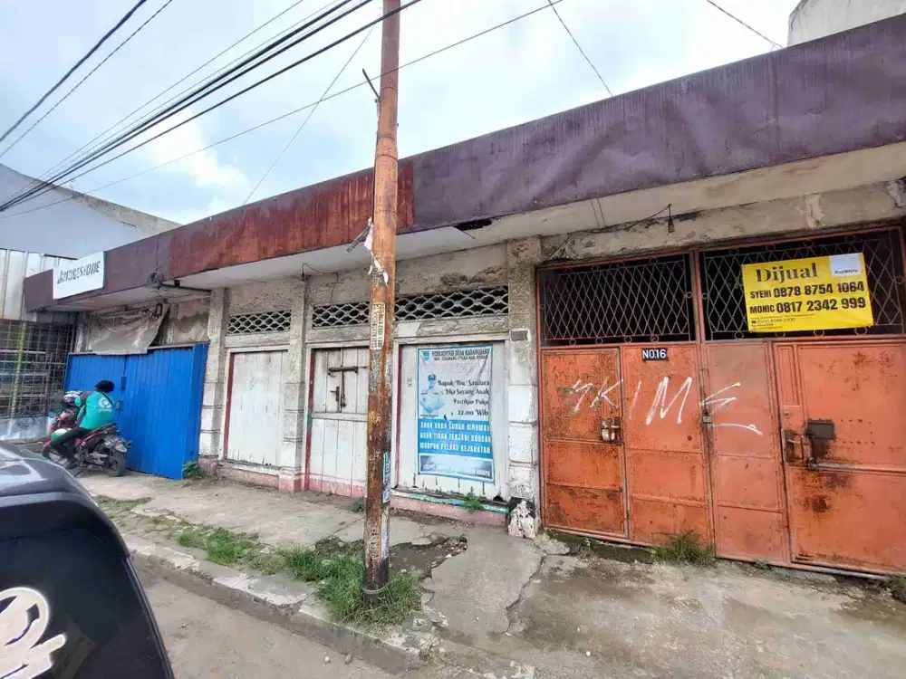Toko dan Rumah tua hitung tanah di Jl. Raya Yos Sudarso Cikarang Utara