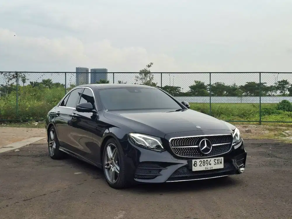 (km 24rb) Mercy E350 AMG Line. 2.0 AT. Tahun 2019. Hitam. Perfect cond