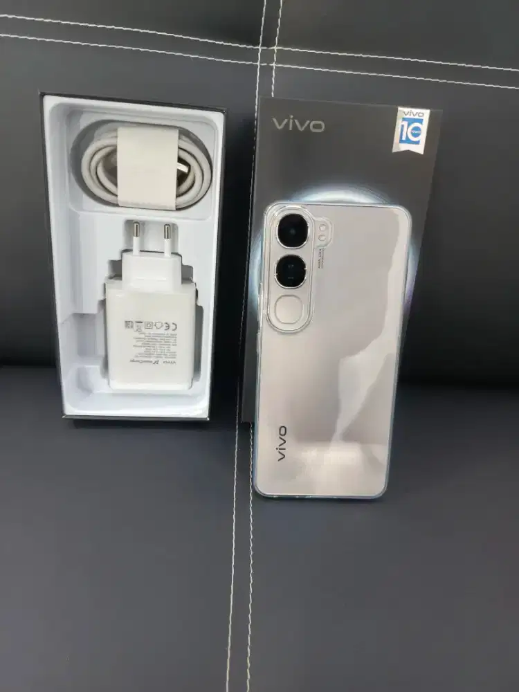 Vivo V40 lite 5G 12/512 silver like new