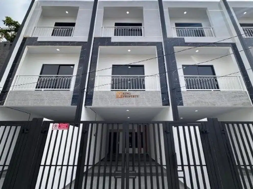 Investasi Terbaik: Rumah Strategis, Nilai Terus Naik Dijual Rumah  brand new 3 lantai di Tanjung Duren