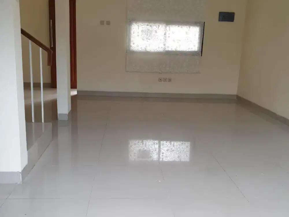 FOR SALE Rumah 2 Lantai, Semi Furnished & Sudah SHM di Jl Doktor Setia Budi Pamulang 8 Residence