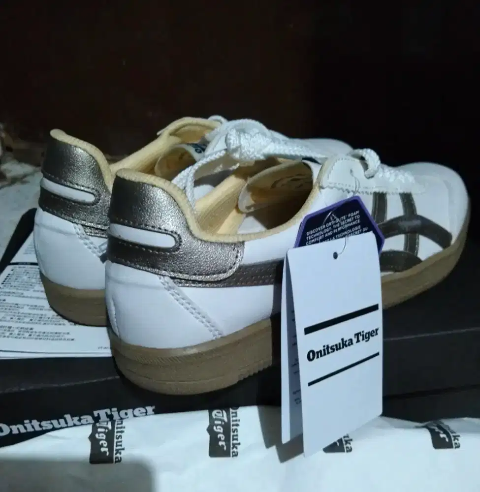 Sepatu fashion Onitsuka Tiger Tokuten ori dan new.