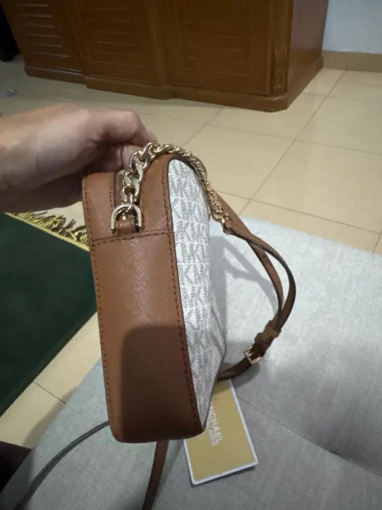 Tas slempang michaelkors
